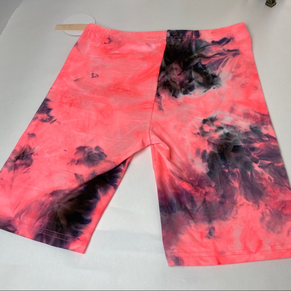Super fun TIE DYE Biker shorts - Picture 7 of 8